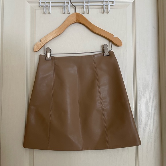 Babaton Vegan Leather Modern Mini Skirt - Picture 5 of 7